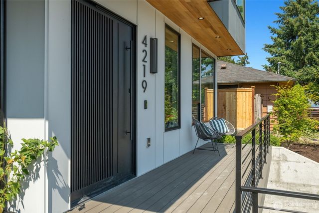 4219 51st Avenue S, Seattle, WA 98118