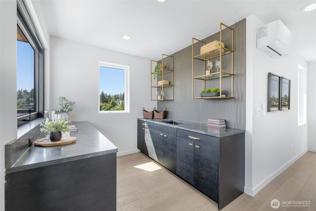 4219 51st Avenue S, Seattle, WA 98118
