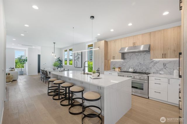 4219 51st Avenue S, Seattle, WA 98118