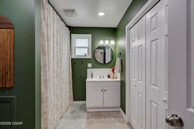 120 N Oronogo Street, Webb City, MO 64870