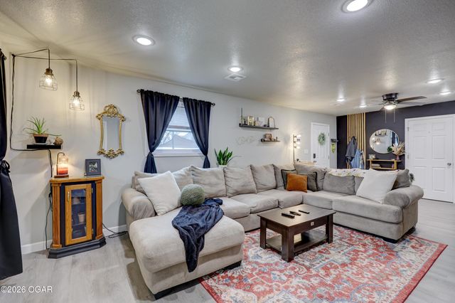 120 N Oronogo Street, Webb City, MO 64870