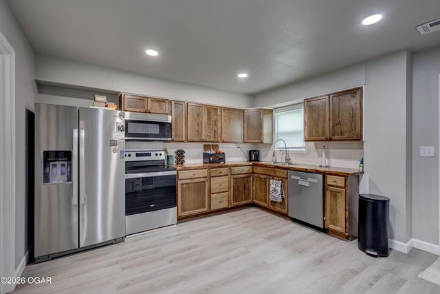 120 N Oronogo Street, Webb City, MO 64870