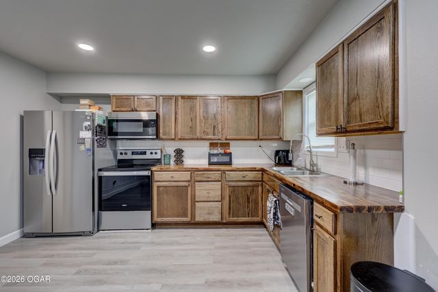 120 N Oronogo Street, Webb City, MO 64870