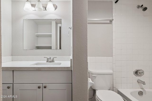 3131 W COCHISE Drive 202, Phoenix, AZ 85051