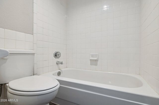 3131 W COCHISE Drive 202, Phoenix, AZ 85051