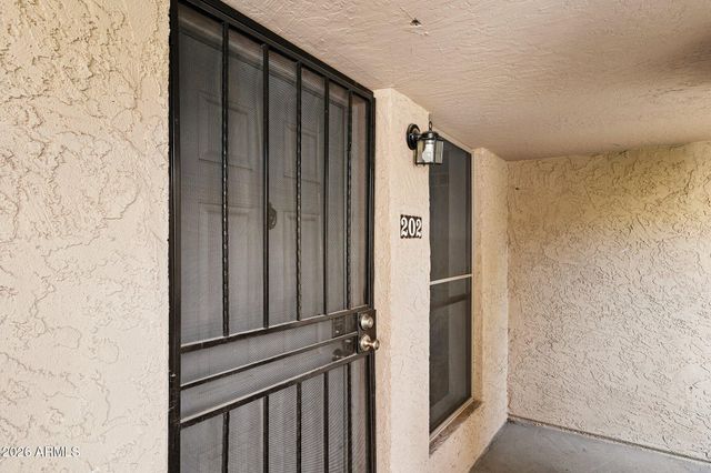 3131 W COCHISE Drive 202, Phoenix, AZ 85051