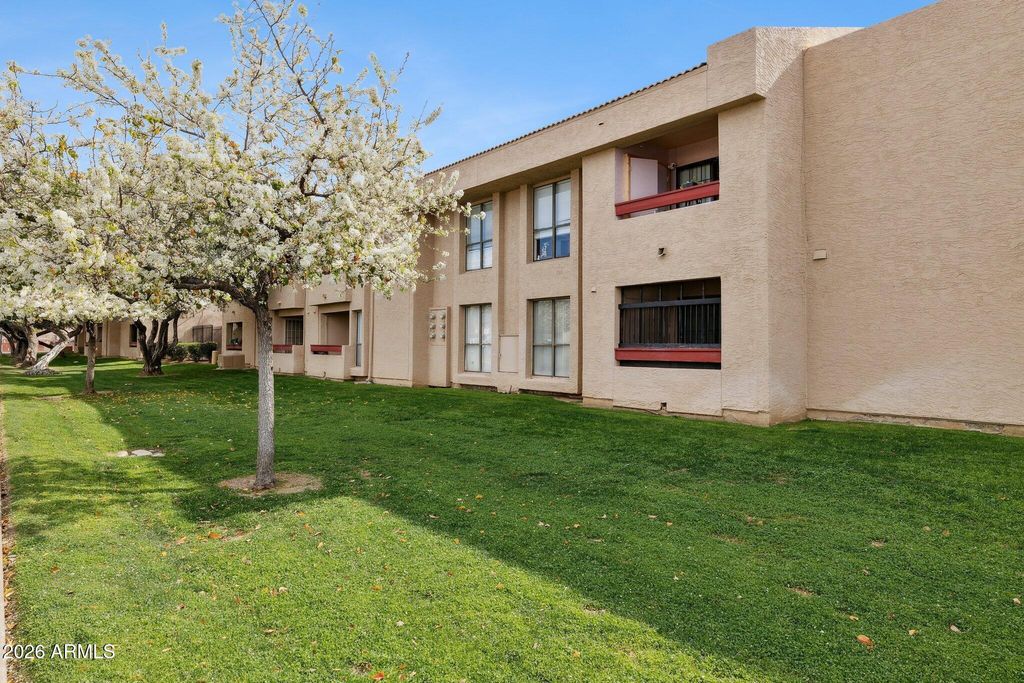 3131 W COCHISE Drive 202, Phoenix, AZ 85051