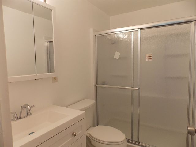 273 Boston Post Rd E 12, Marlborough, MA 01752