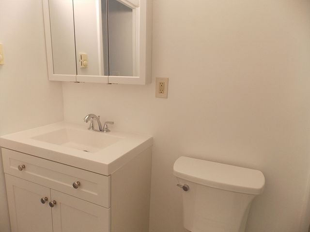 273 Boston Post Rd E 12, Marlborough, MA 01752