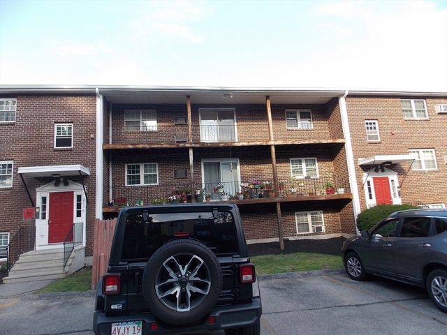 273 Boston Post Rd E 12, Marlborough, MA 01752