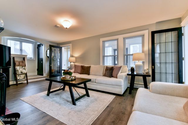 6 N Hollywood Avenue, Gloversville, NY 12078