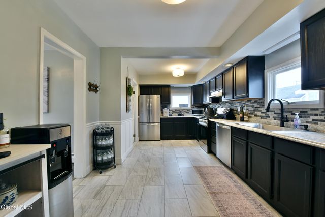 6 N Hollywood Avenue, Gloversville, NY 12078