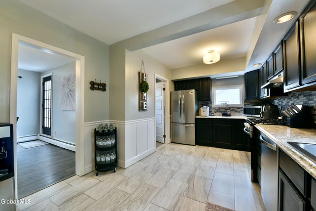 6 N Hollywood Avenue, Gloversville, NY 12078