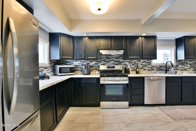 6 N Hollywood Avenue, Gloversville, NY 12078