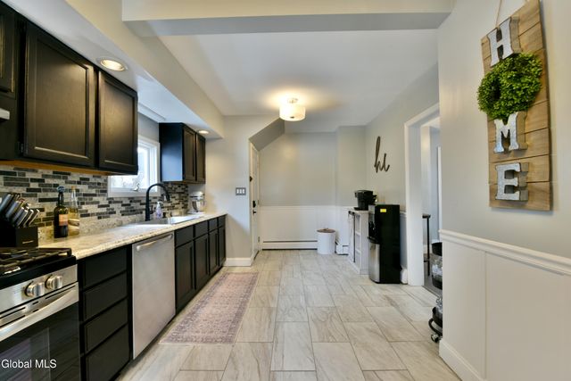 6 N Hollywood Avenue, Gloversville, NY 12078