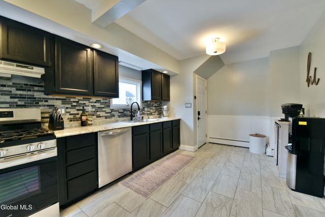 6 N Hollywood Avenue, Gloversville, NY 12078