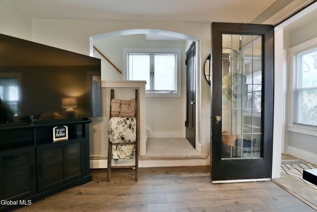 6 N Hollywood Avenue, Gloversville, NY 12078