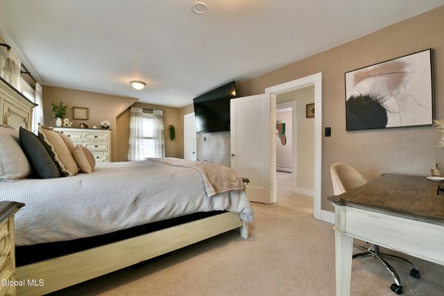 6 N Hollywood Avenue, Gloversville, NY 12078