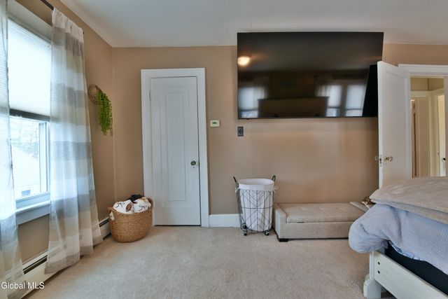 6 N Hollywood Avenue, Gloversville, NY 12078