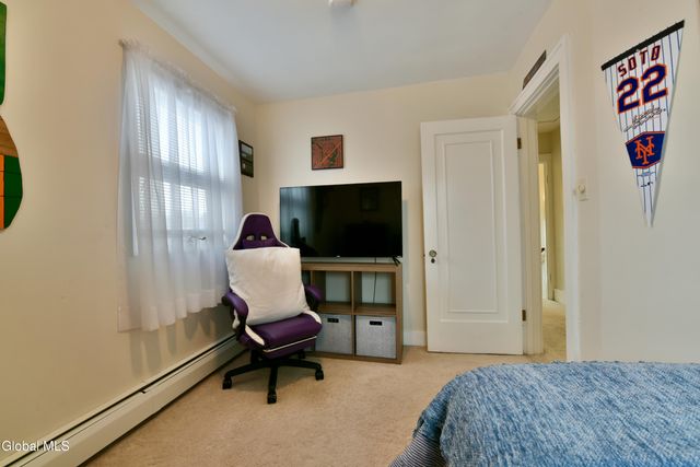 6 N Hollywood Avenue, Gloversville, NY 12078