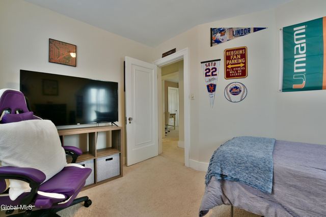 6 N Hollywood Avenue, Gloversville, NY 12078