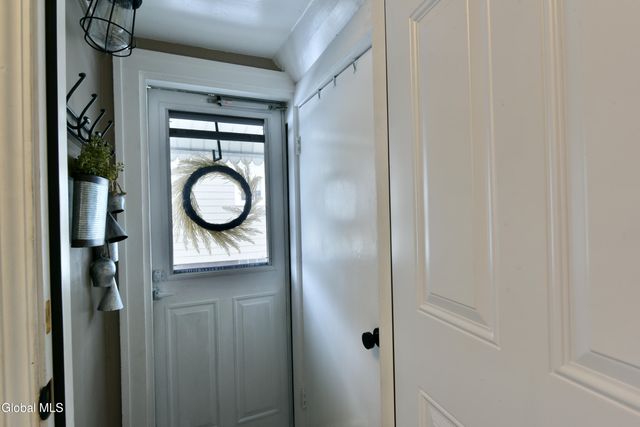 6 N Hollywood Avenue, Gloversville, NY 12078