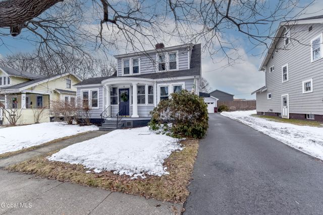 6 N Hollywood Avenue, Gloversville, NY 12078