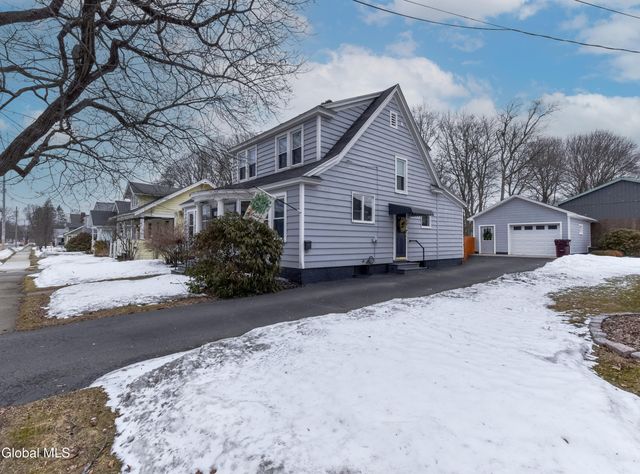 6 N Hollywood Avenue, Gloversville, NY 12078