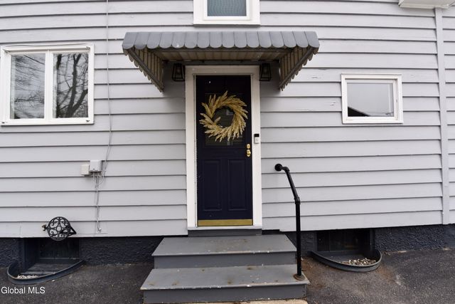 6 N Hollywood Avenue, Gloversville, NY 12078