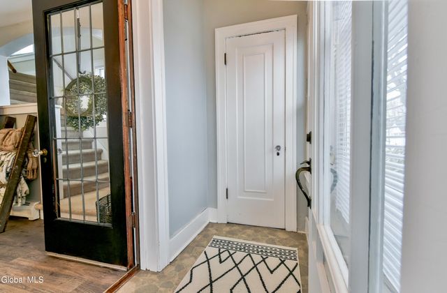 6 N Hollywood Avenue, Gloversville, NY 12078