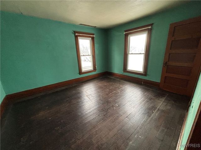 459 East Avenue, Lockport City, NY 14094