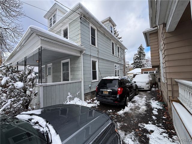 459 East Avenue, Lockport City, NY 14094