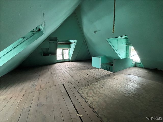 459 East Avenue, Lockport City, NY 14094