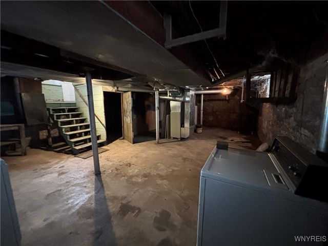 459 East Avenue, Lockport City, NY 14094