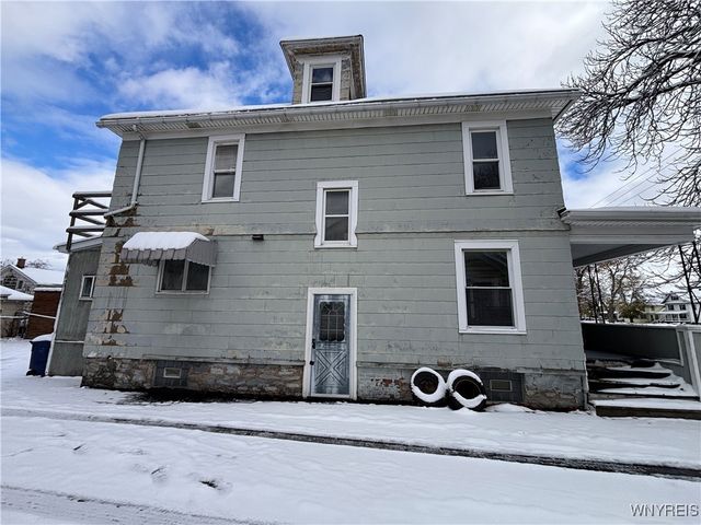 459 East Avenue, Lockport City, NY 14094