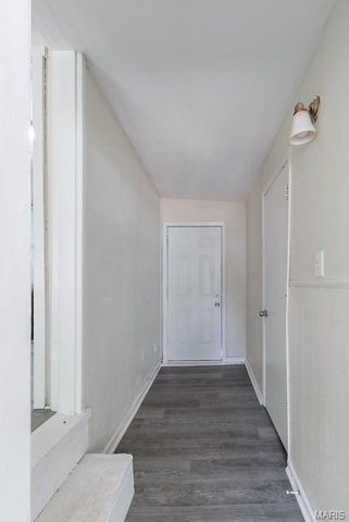 445 Plaza Avenue, Ferguson, MO 63135
