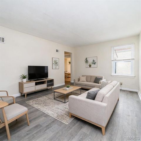 445 Plaza Avenue, Ferguson, MO 63135