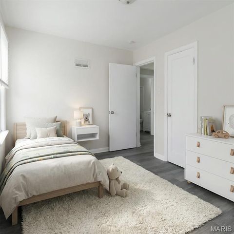 445 Plaza Avenue, Ferguson, MO 63135