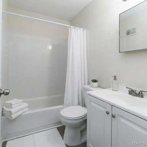 445 Plaza Avenue, Ferguson, MO 63135
