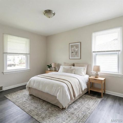 445 Plaza Avenue, Ferguson, MO 63135