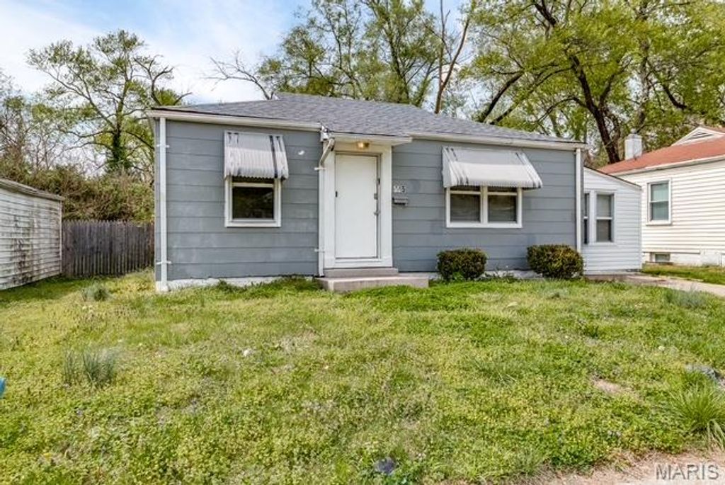 445 Plaza Avenue, Ferguson, MO 63135