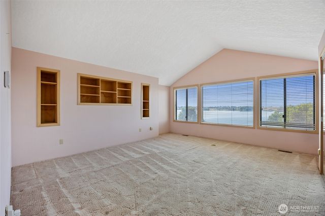 4926 Shorecrest Drive NE, Moses Lake, WA 98837