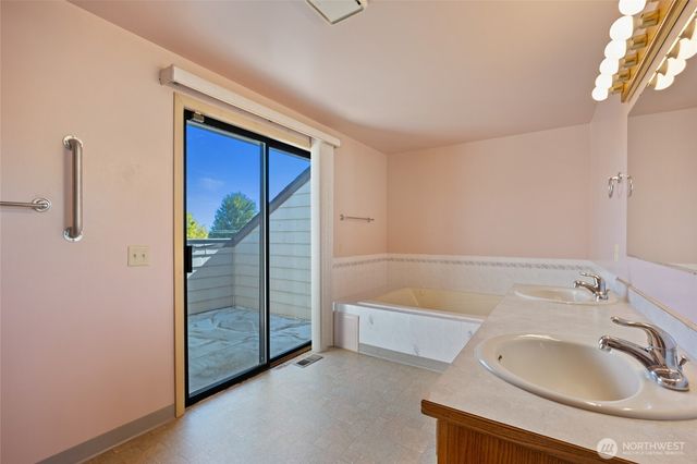 4926 Shorecrest Drive NE, Moses Lake, WA 98837