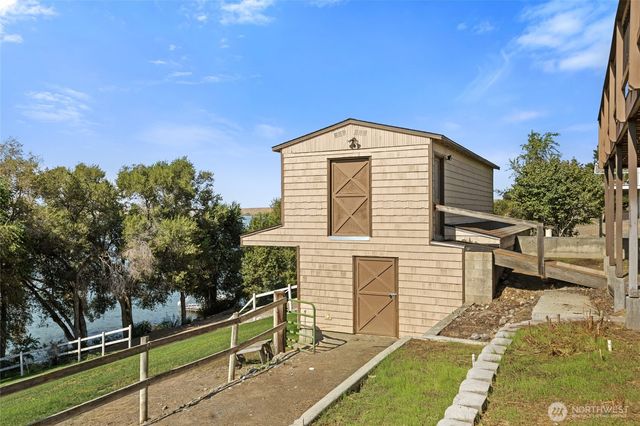 4926 Shorecrest Drive NE, Moses Lake, WA 98837