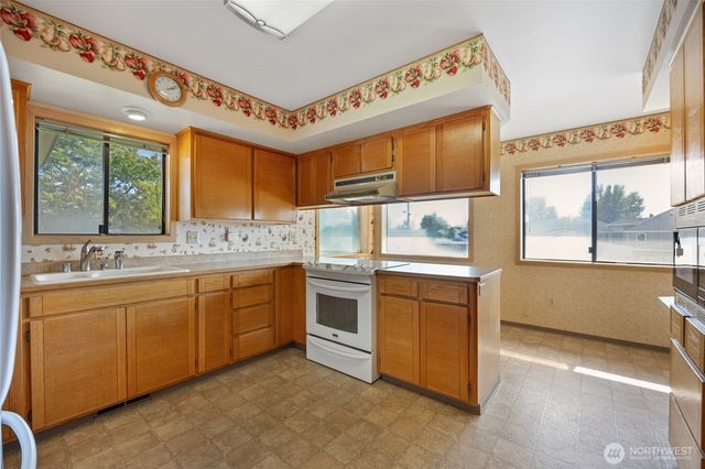 4926 Shorecrest Drive NE, Moses Lake, WA 98837