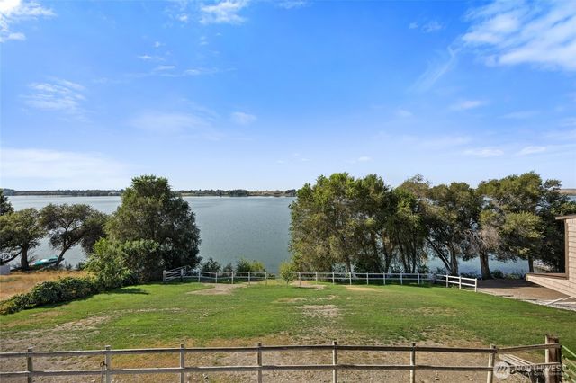 4926 Shorecrest Drive NE, Moses Lake, WA 98837