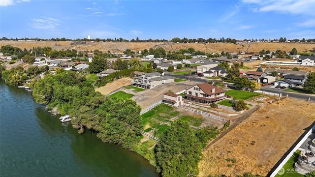 4926 Shorecrest Drive NE, Moses Lake, WA 98837