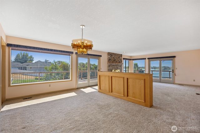 4926 Shorecrest Drive NE, Moses Lake, WA 98837