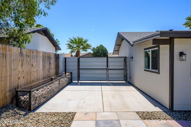 8702 E MONTE VISTA Road, Scottsdale, AZ 85257