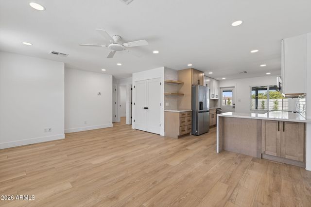 8702 E MONTE VISTA Road, Scottsdale, AZ 85257